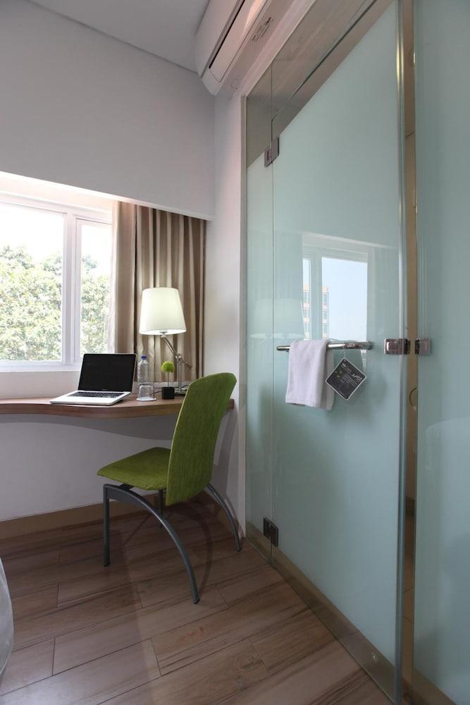 Whiz Hotel Cikini Cakarta Dış mekan fotoğraf