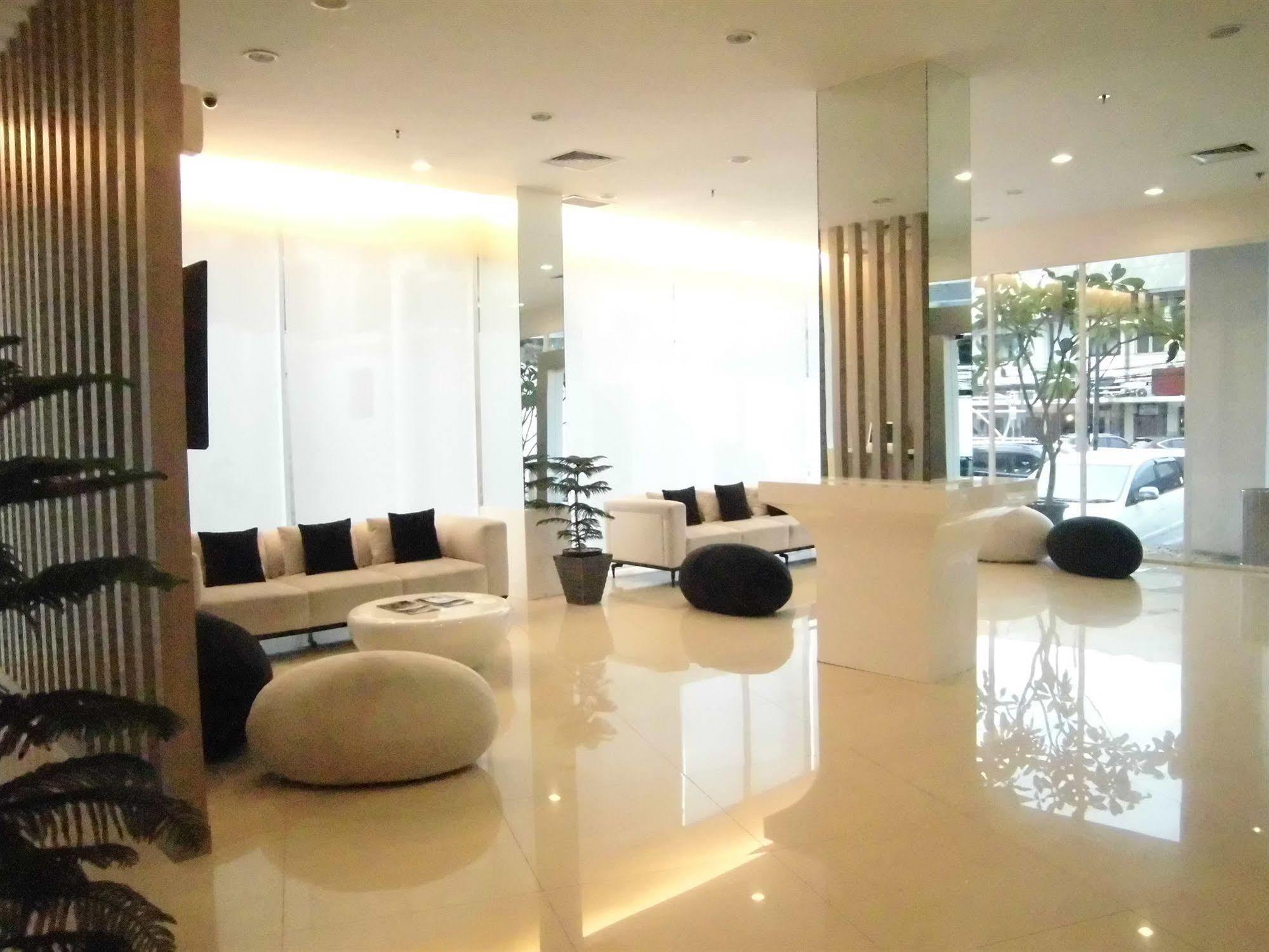 Whiz Hotel Cikini Cakarta Dış mekan fotoğraf